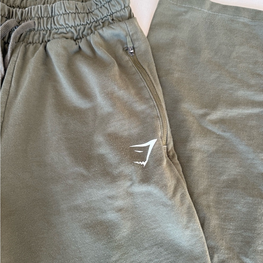 Gymshark army green training straight leg sweatpants size XS track pants - Picture 2 of 6